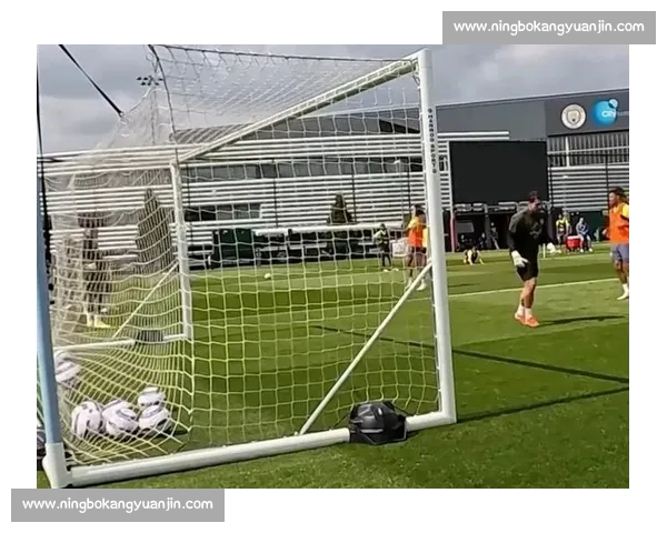 进球即倒下！德布劳内旧伤复发，三度战国米折戟